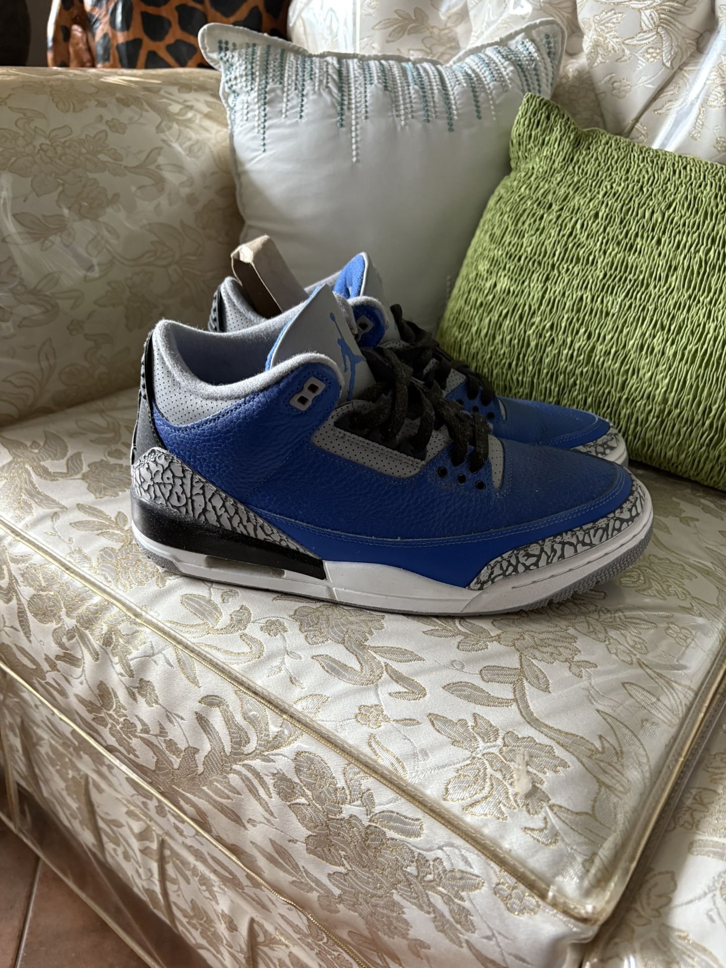 Air Jordan Retro 3 Varsity Royal Size 10.5