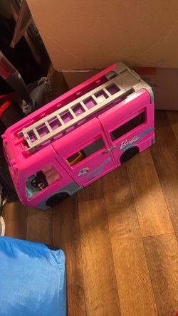 Barbie Doll Bus W/swimming Pool