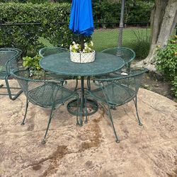 Vintage 1960's Wrought Iron Table And Chairs