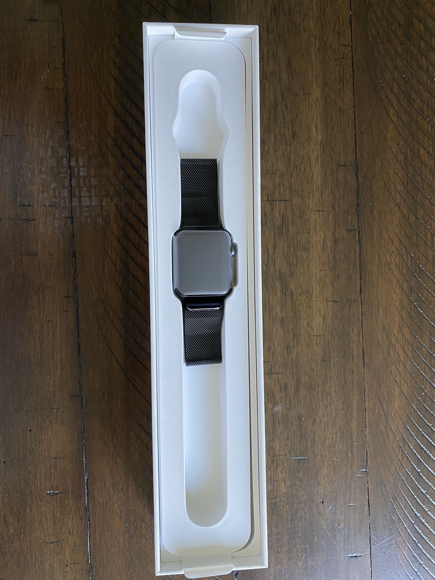 Apple Watch series 3, space grey, 42mm, with 2 free bumpers