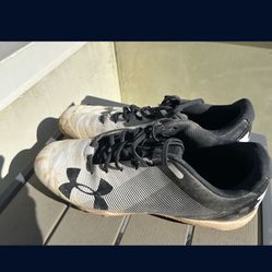 Used Softball Cleats - Plastic Cleats (M10.5)