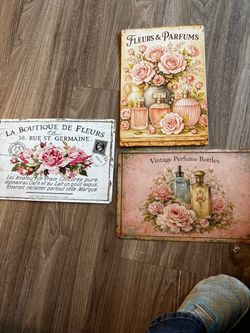 These are 11x8 metal signs 3 of them