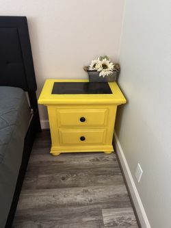 Nightstand Solid wood bright yellow