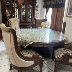 Comedor Muy Bonito Y En Muy Buenas Condiciones 