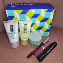 Clinique Skincare Makeup Travel Kit