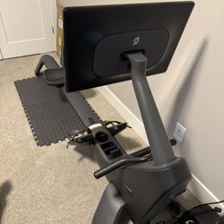 Peloton Rower For Sale (new condition, barely Used)