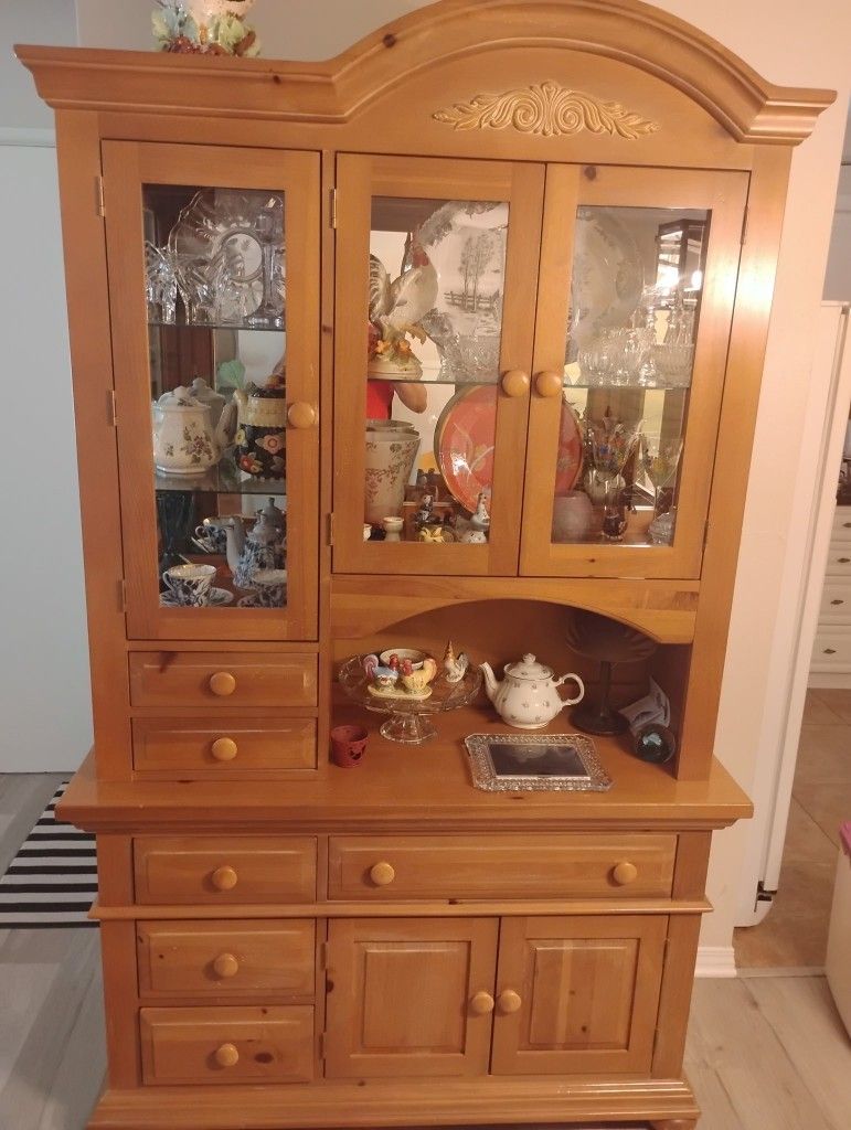 SOLID WOOD STORAGE CABINET KITCHEN DINING CHINA  DISPLAY CASE HUTCH