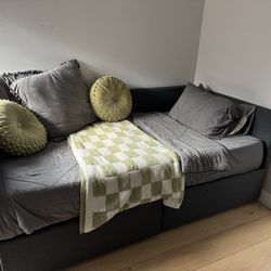 Trundle With Two Storage Drawers W Matress