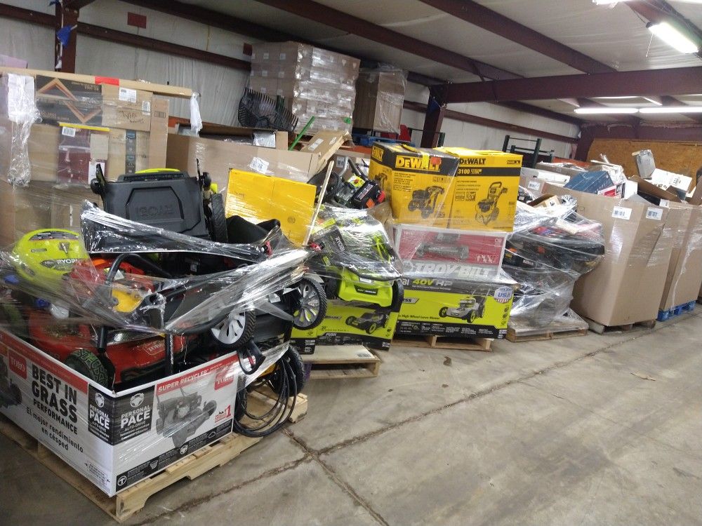 H@me Depot new truck just unloaded Home and Garden Pallets really clean returns lots of new items