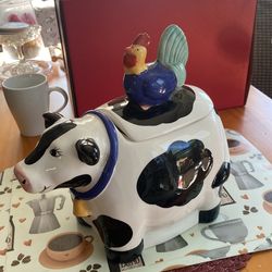 Ceramic cow with chicken cookie jar no chips