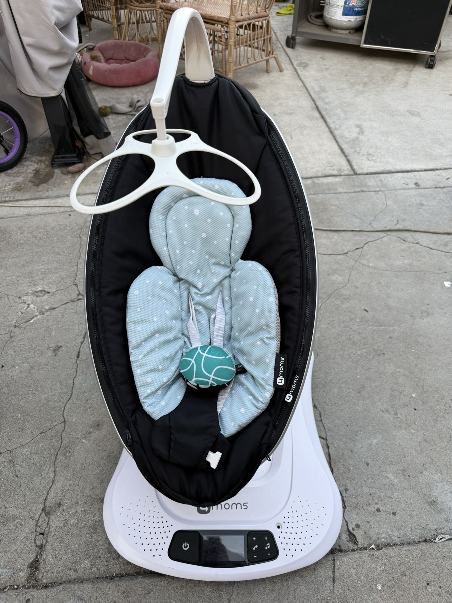 4 Moms Mamaroo Baby Swing