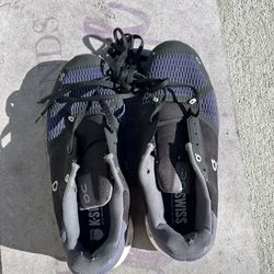 Shoes on cloud color grey and orange