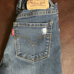 Girl 4 Pairs Of Levi Jeans And 2 Pairs Of Levi Shorts 