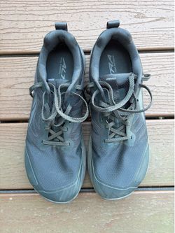 Men’s Altra Lone Peak 9 trail running shoes size 11.5