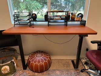 Adjustable Desk for standing or sitting