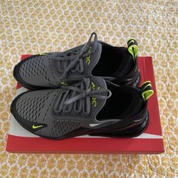 Tenis Nike Size 5y Nuevos En Caja 📦 