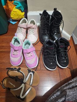 Girls shoes 10c