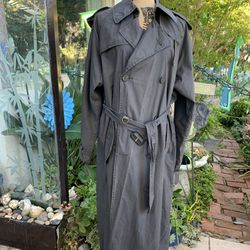 Ralph Lauren Raincoat Size 8 (but Is Quite Large)