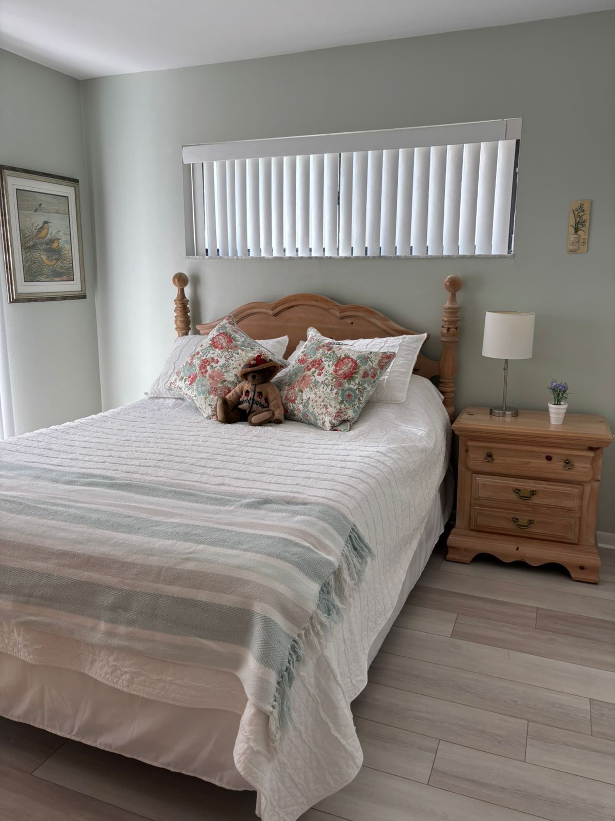 Beautiful Queen Bedroom Set
