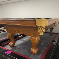 Beautiful Pool Table!! Like New!!
