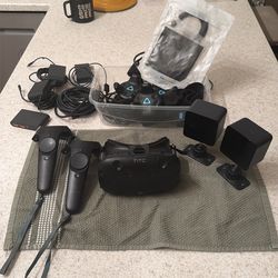 HTC Vive full set W/ motion trackers