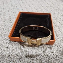 Hermes H Click Bracelet (Cream) PM Size Authentic Like New Condition