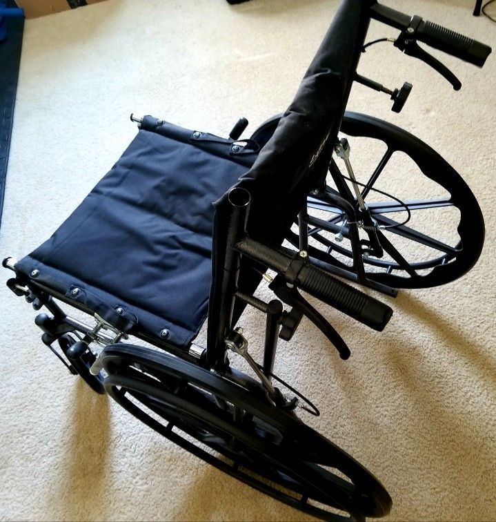 Foldable Reclining Wheelchair