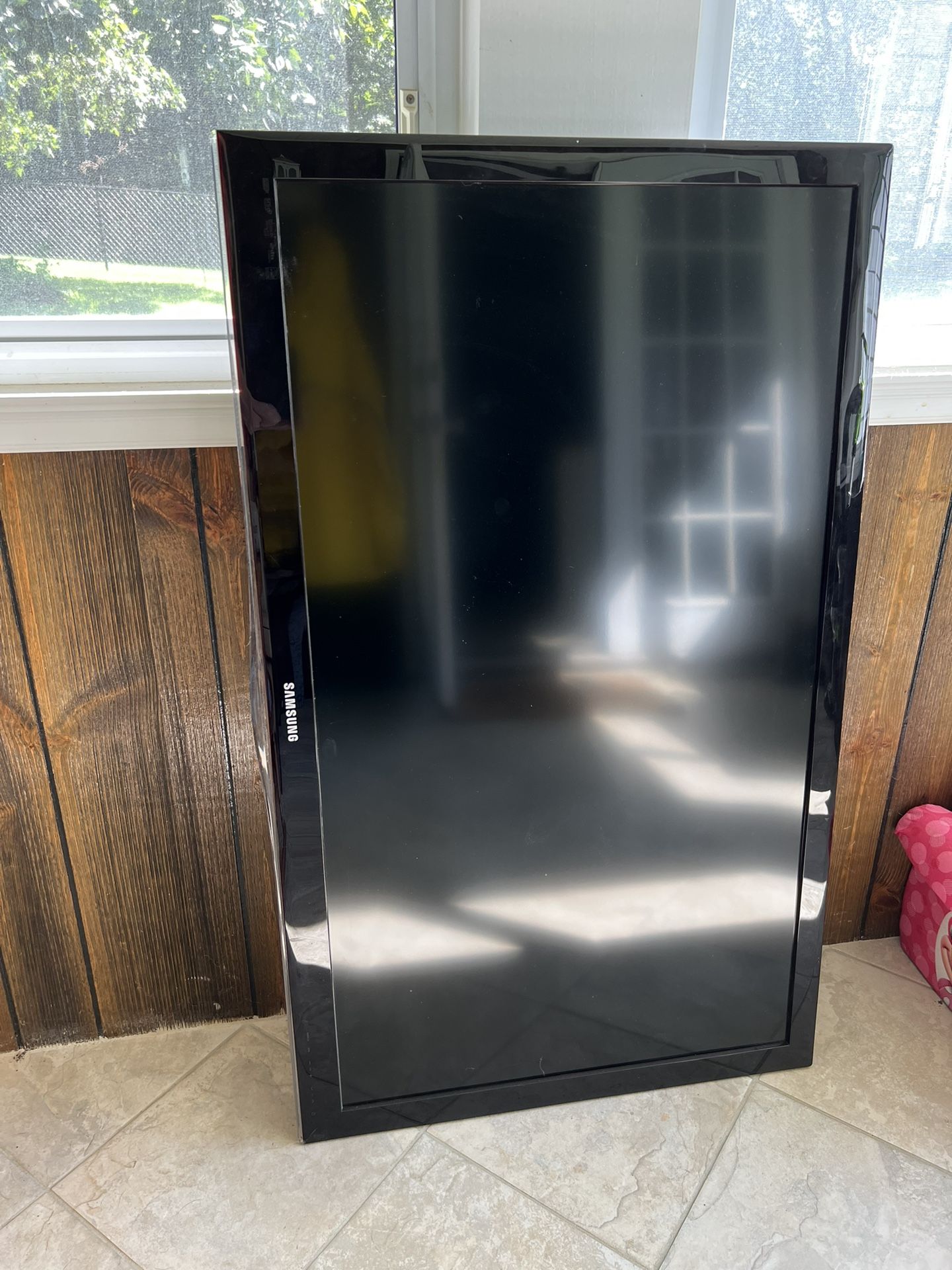 Samsung 52” TV