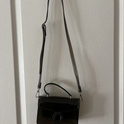 Brand New Cross Body Trap Long 7 Inch, Width 2 Inches, Deep 5 Inch Shoulder Purge With The Long Strip Wire