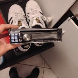 Alpine CDE-124SXM Receiver/ Head Unit