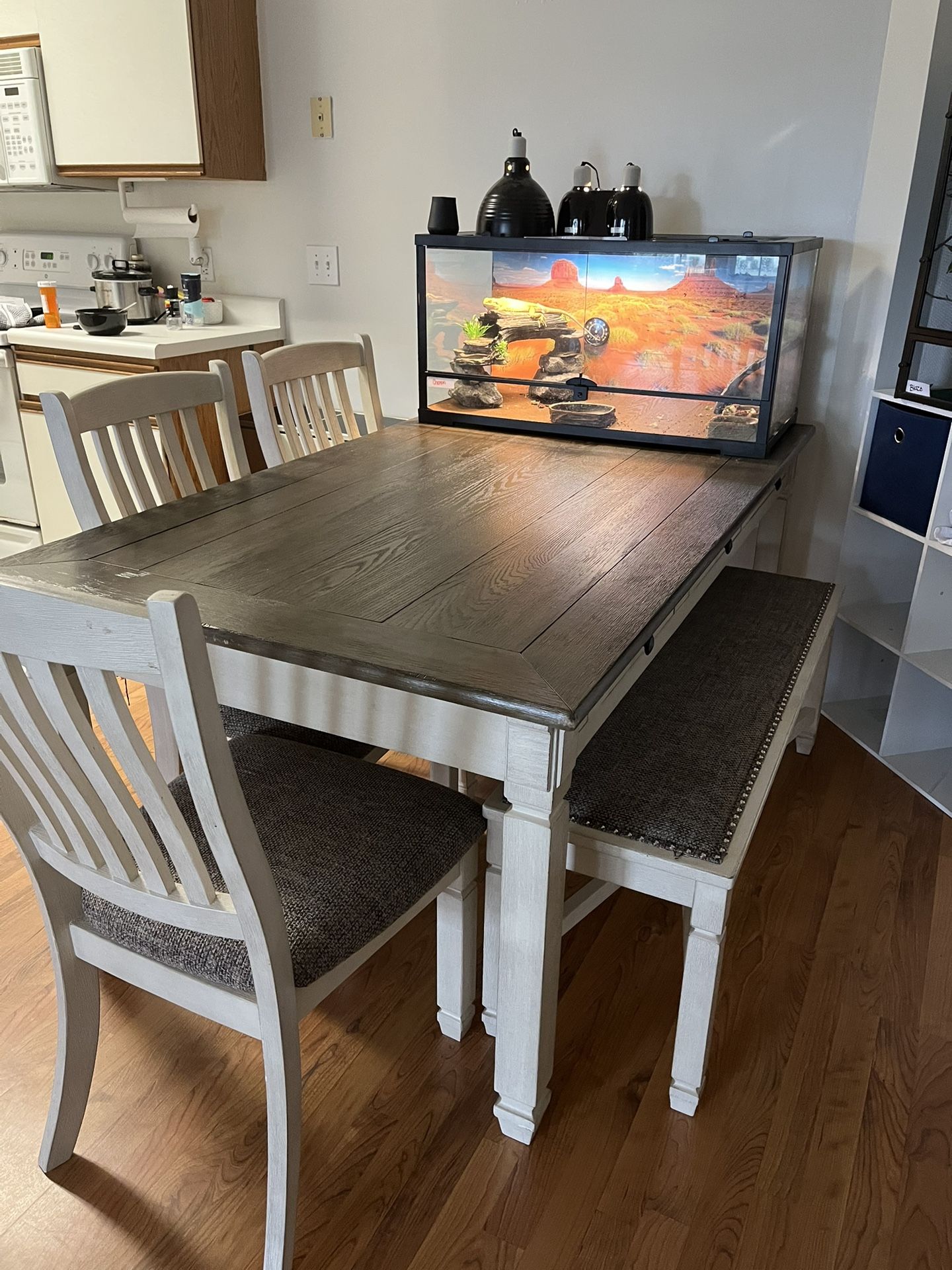 Dining Room Table 
