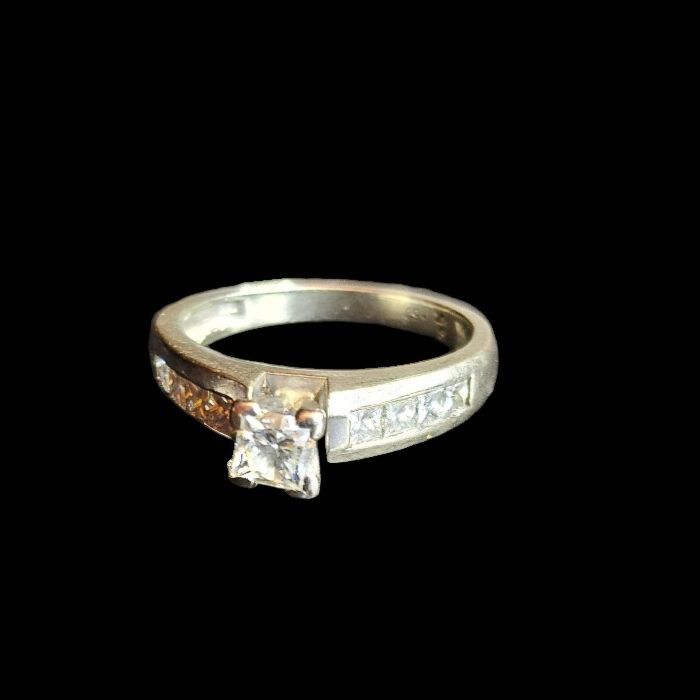 PRINCESS CUT NATURAL DIAMOND RING 1.9 CARATS!!! 14K WHITE GOLD. GREAT PRICE, GET IT BEFORE ITS GONE!!!!