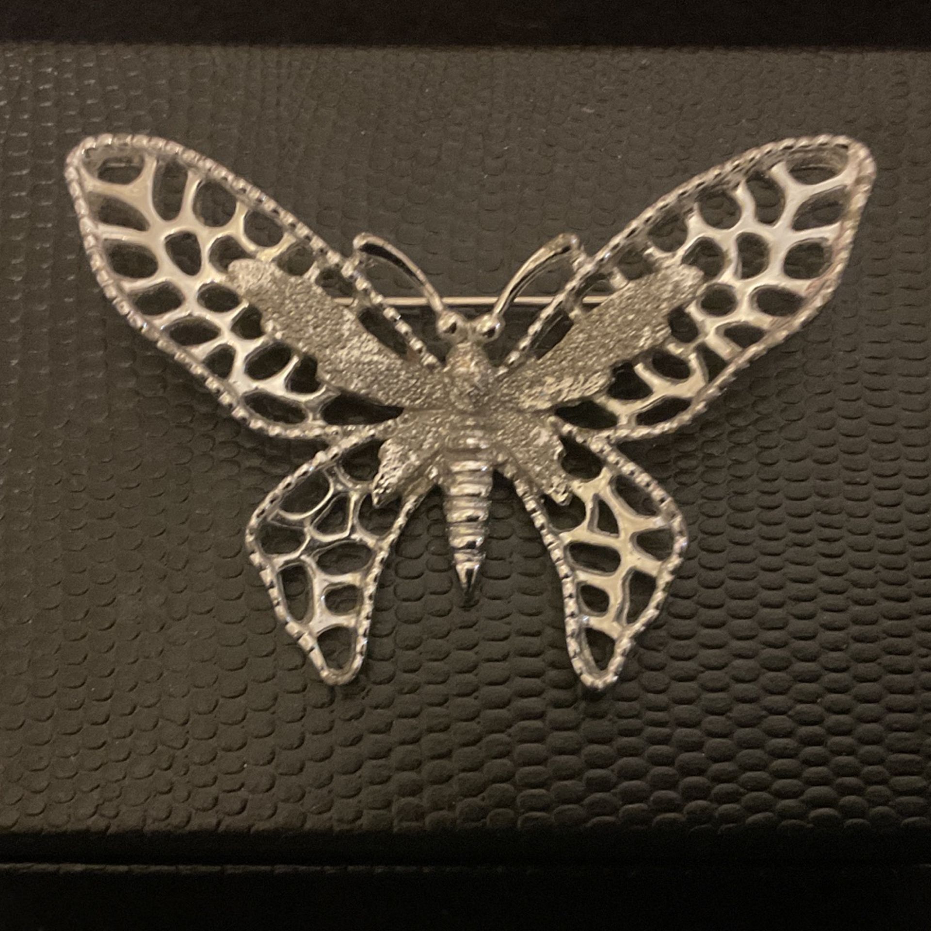 Vintage (large) SilverTone Butterfly Brooch,by Sarah Cov