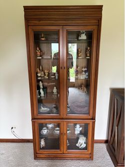 Lighted curio cabinet