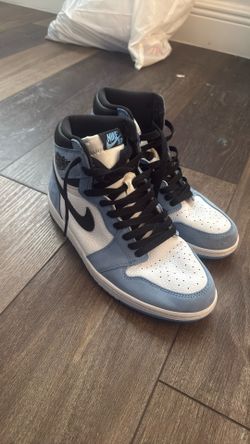 High top Nike Air Jordan's UNC Men's 8.5