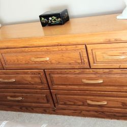 Large. Oak Dresser 7 drawers