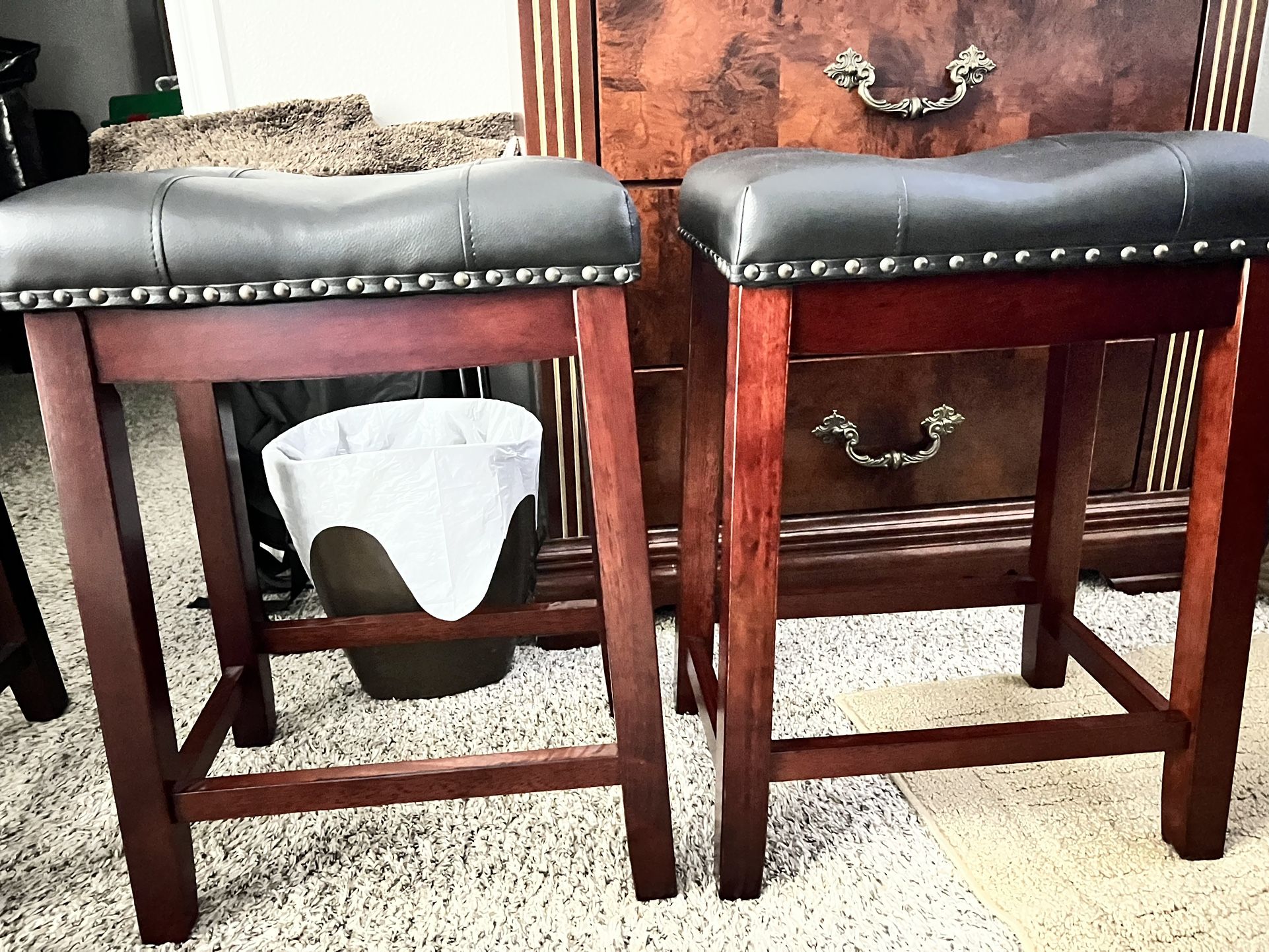 Angel Line Cambridge 24 Padded Counter Saddle Bar Stools With