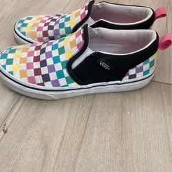 Vans (checkered)