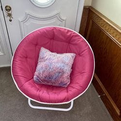 Foldable Pink Saucier Chair With Pillow