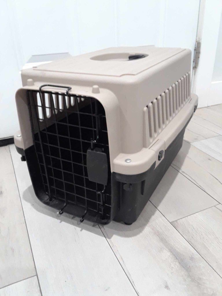 Small Pet Kennel
