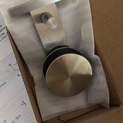 Barn Door Mounting Mechanism 