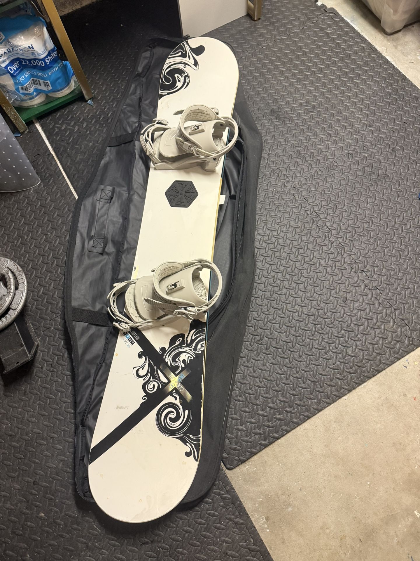 🏂 Burton Custom 160cm Snowboard + 2023 Salomon Trigger Bindings + Dakine Bag – Excellent Condition