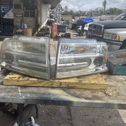 Lincoln Navigator Headlights