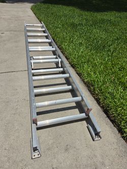 Werner 16ft Aluminum extension ladder - from 8ft to 16" - max weight 225 Lbs