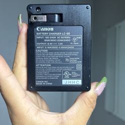 Original Canon EOS 90D Charger  