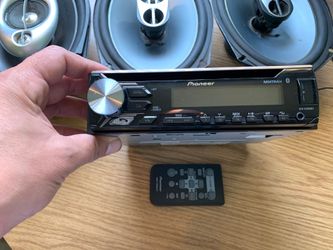 Pioneer car stereo Bluetooth w/ 3 speakers 🔊