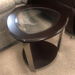 Three piece occasional table set