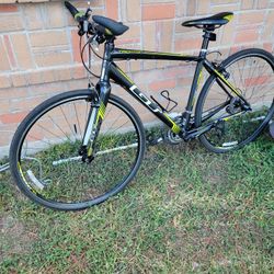 GT Tachyon 2.0 Hybrid Fitness Bicycle