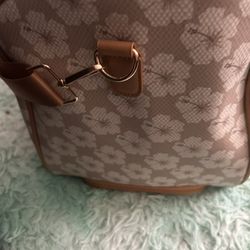 Duffle Stitch Bag With Wheels 