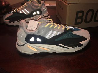 Adidas Yeezy Boost 700 for Sale in Hazel Crest, IL - OfferUp